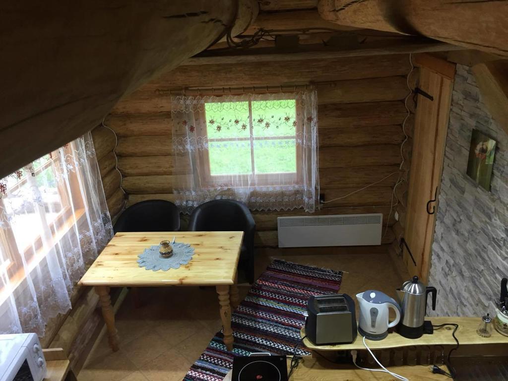 Ala-Laugu Holiday Home Leisi Exteriör bild